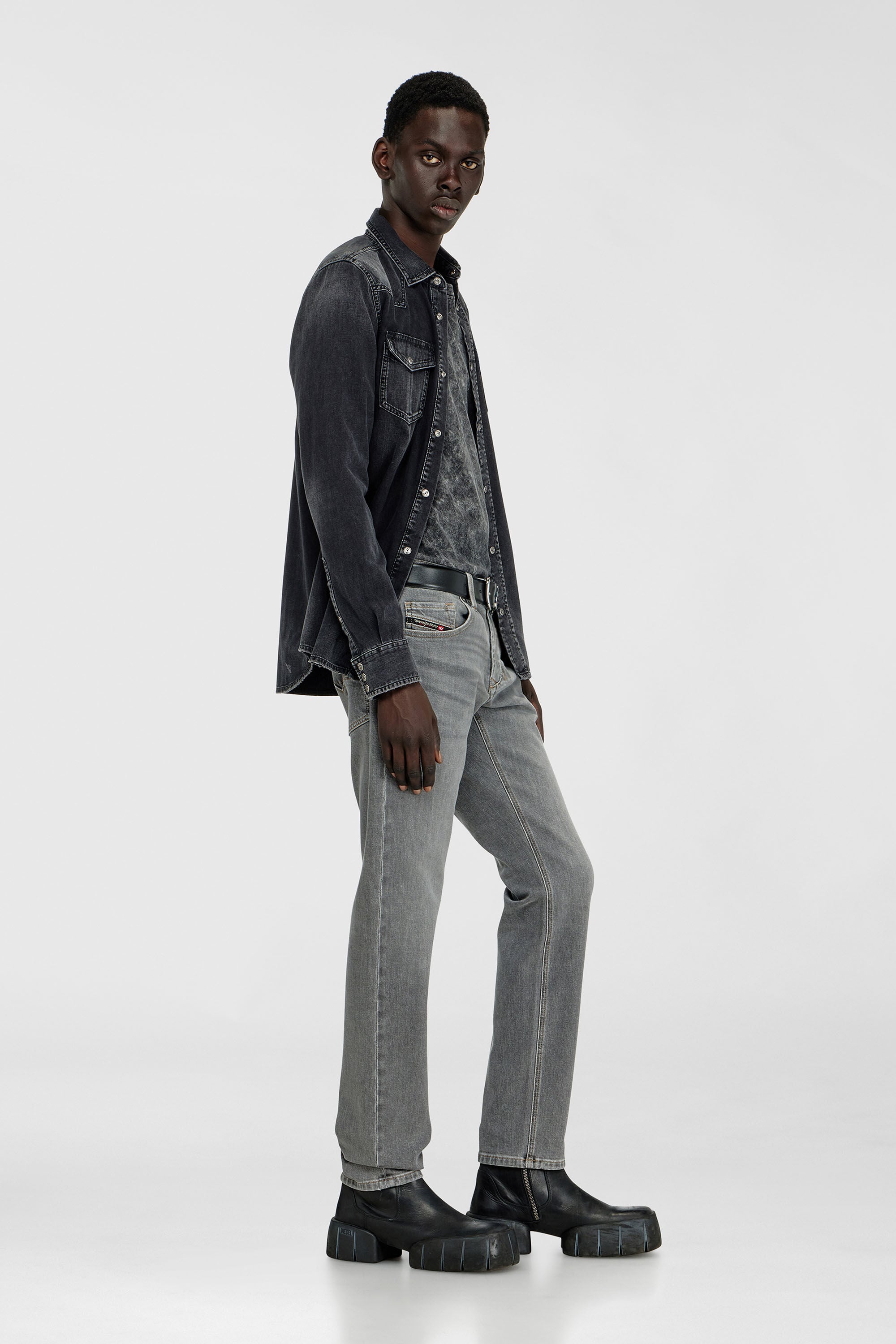 Diesel - Man's Regular Jeans 1986 Larkee-Beex 0KBBI, Grey - 2