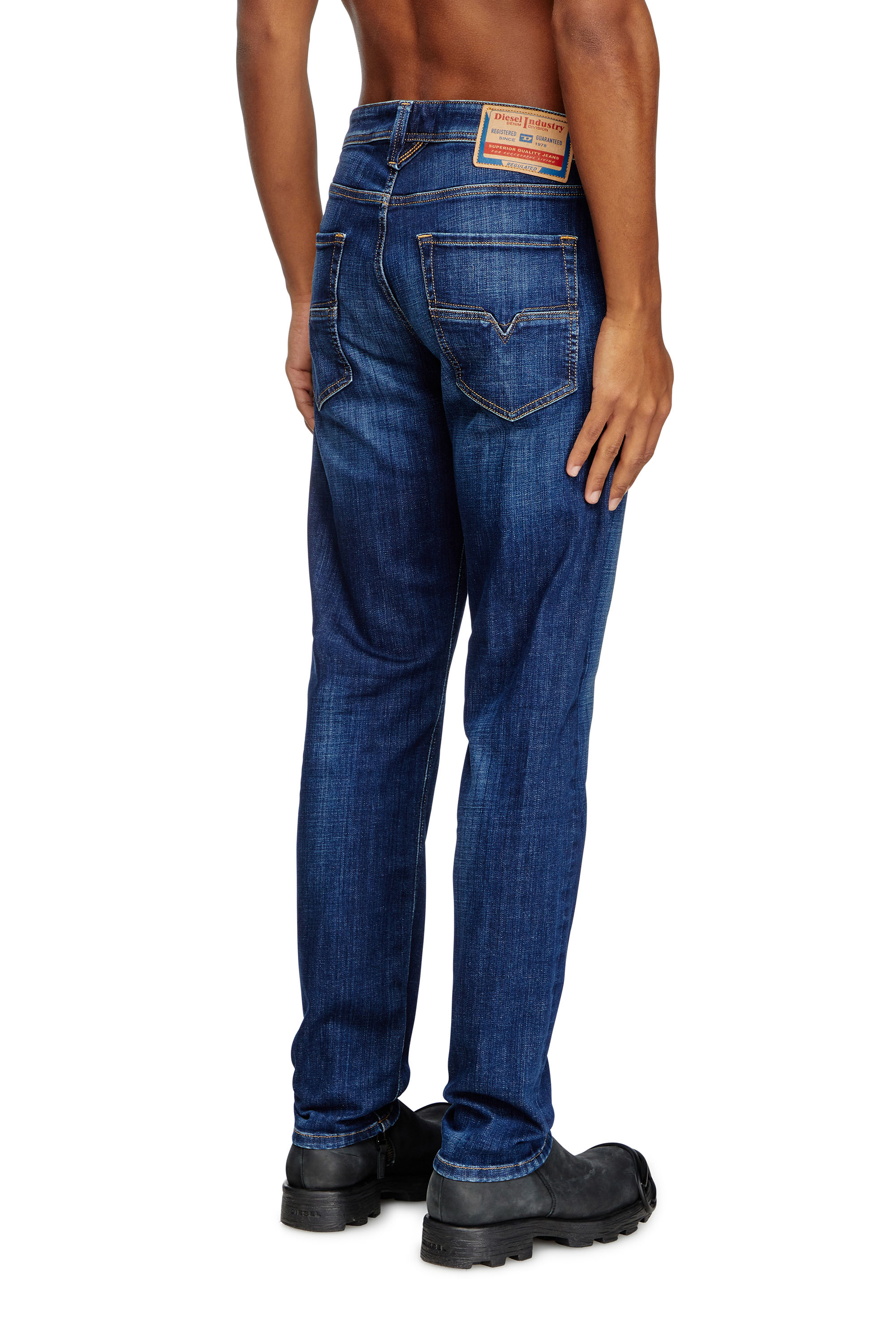 Diesel - Man's Regular Jeans 1986 Larkee-Beex 09L62, Dark Blue - 3