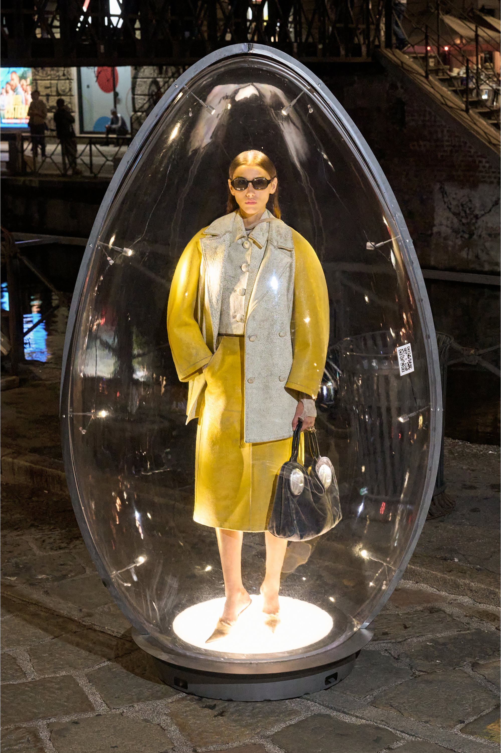 Diesel - L-ERINA, Woman's Midi pencil skirt in cracked leather in Yellow - 6