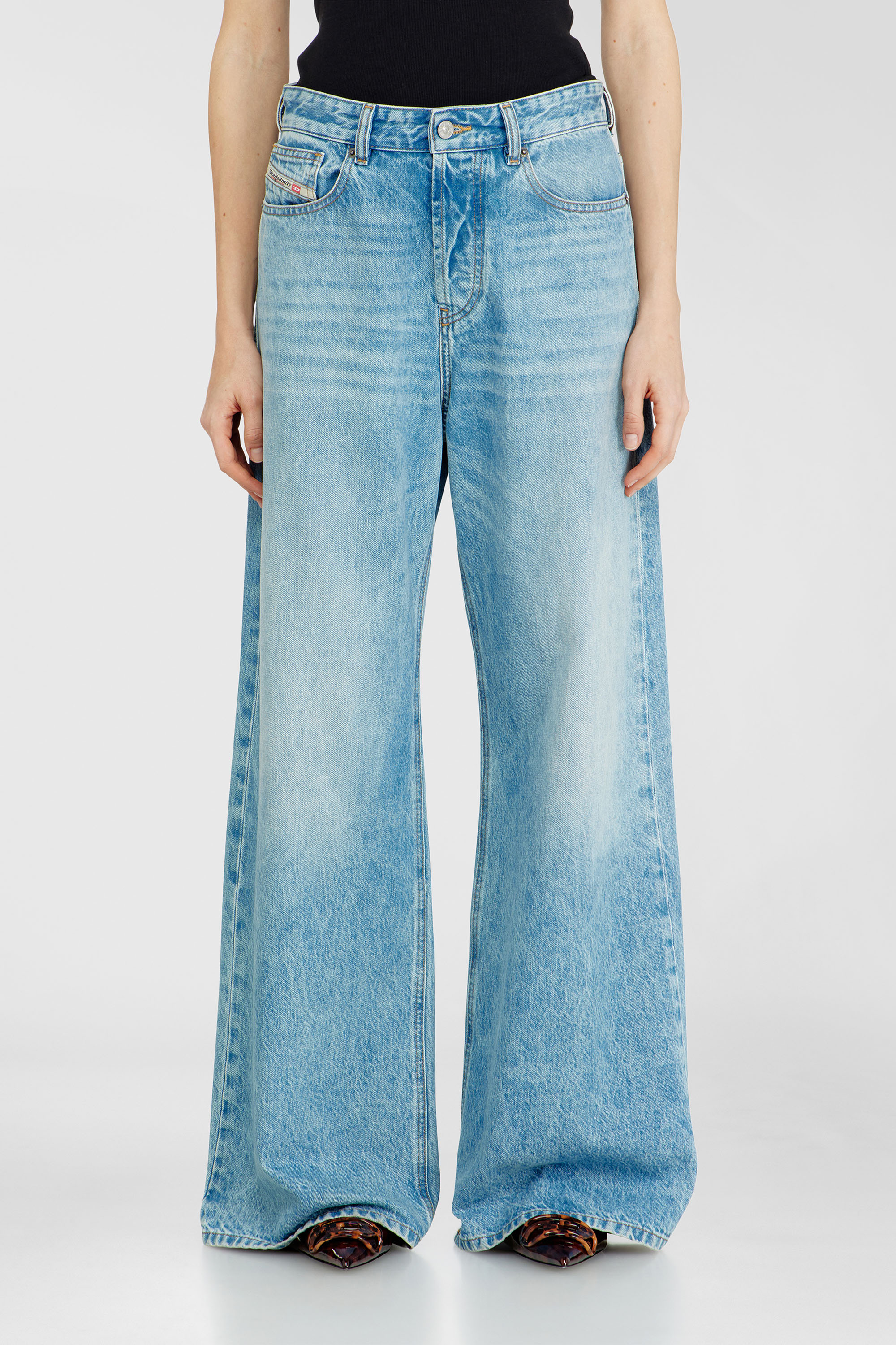 Diesel - Unisex's Relaxed Jeans 1996 D-Sire 09I29, Light Blue - 2